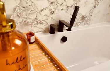 Sun Set House With Hot Tub - Photo 38