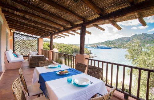 [Terrace on Porto Cervo] Swimming pool & private beach - Foto 6