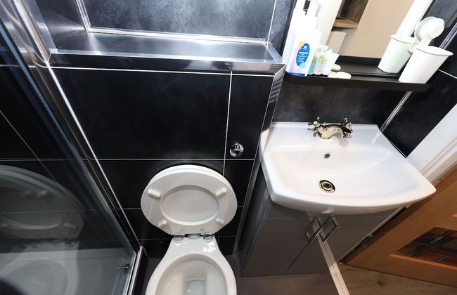 VR Apartments - Photo 59