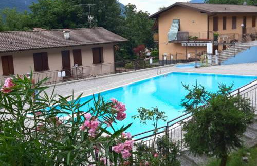 Lakefront Apartment with Panoramic Pool - Foto 27