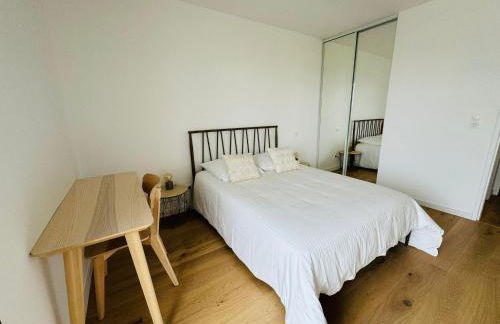 Presqu'île, appartement neuf avec balcon, salle de gym et parking - Photo 15