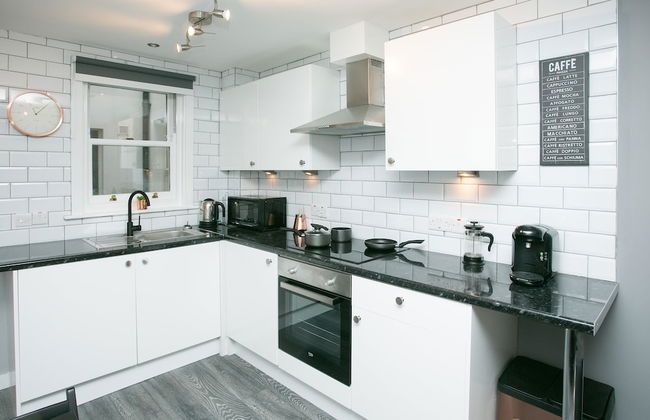 Malone Place Apartment - Photo 8