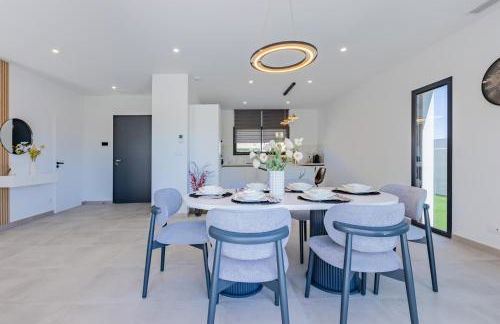 Villa Miray - Beach & Pool - Photo 14