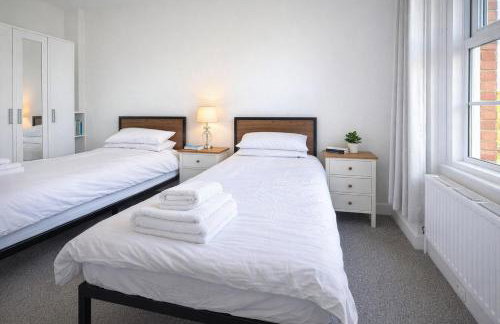 Peaceful Family & Workers Home Near Train Station - Foto 17