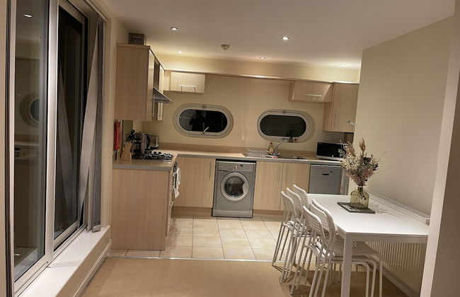 Free Parking Near City Centre & Stadium Sleeps 6-8 - Foto 9