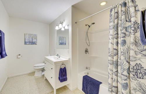 Lake Champlain Retreat with Grill, Fire Pit! - Foto 16