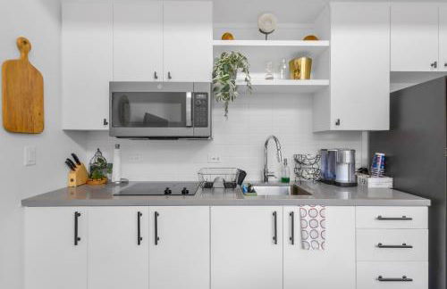 Austin Stylish Studio - Foto 59