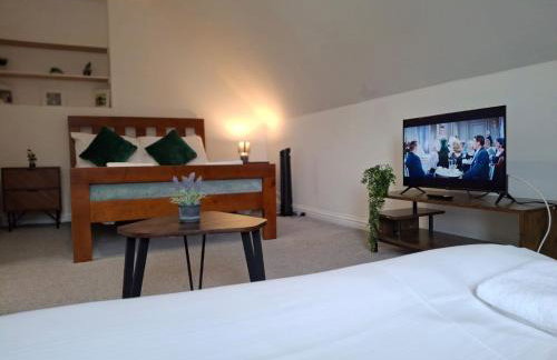 By-the-Beach, Sea view 2 bedroom Loft Studio Apartment & Free Parking - Foto 6