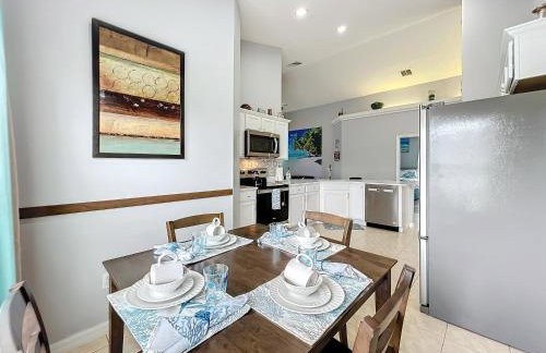 Beach Theme Vacation Pool Spa Home Mins to Disney - Foto 44