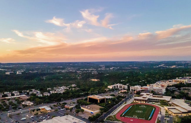 Lamar Suites by Avantstay 2 Homes w/ Shared Pool - Foto 38