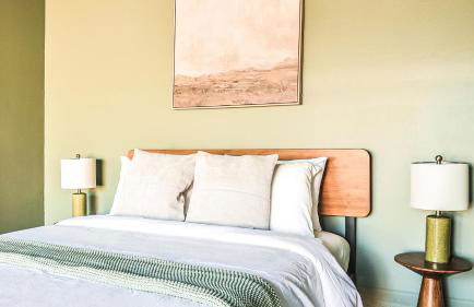 LA Retreat: Stylish 3BR Villa - Photo 21