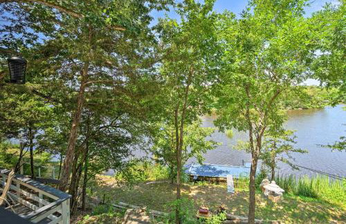 Waterfront Cottage in Fort Towson with 2 Decks! - Foto 24
