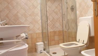 Grazioso Appartamento, Aria Condizionata "ALLE MURA DEL CASTELLO 1 Stefano e Paola Marchesini" - Foto 5