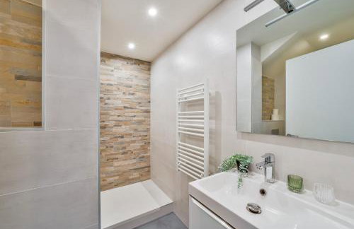 Spacious & Bright 2BR Apartment - Heart of 15th - Photo 8