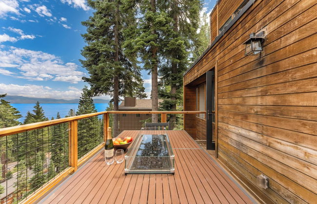 Lake View, Firepit, Game Room Remodeled Lake Tahoe Luxury Cabin by Avantstay - Foto 45