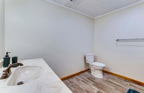 Cozy Lake Hartwell Getaway with Game Room! - Foto 32