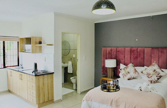 Remarkable 1-bed Apartment in Sandton - Photo 4