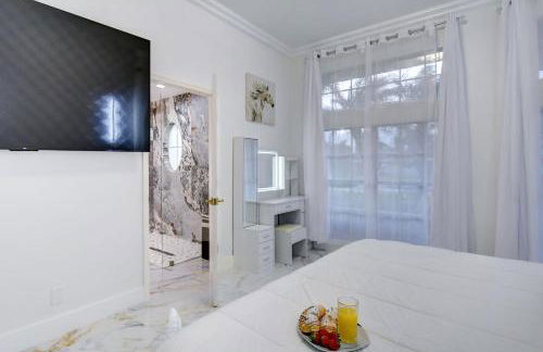 Stunning House with Beautiful Lake View - Foto 34