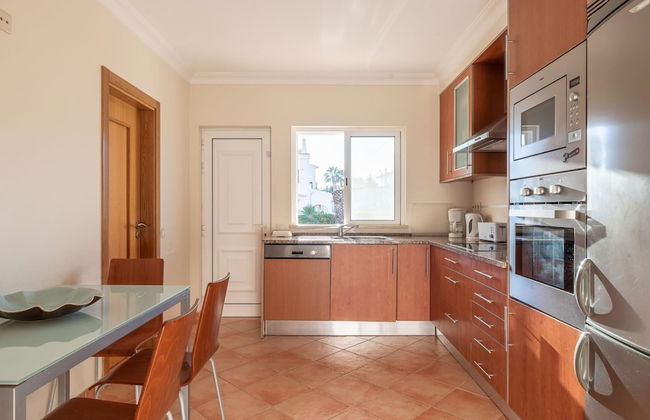 Lively Holiday Home in Albufeira With Private Pool 500m From the Beach - Foto 8