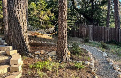 The Nest Serene Sanctuary w Hot Tub Fireplace Grill Hammock Outdoor Fire Feature Fully Fenced Yard AC Pets Ok - Foto 44