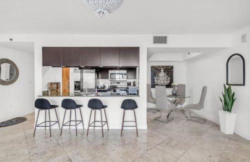 Best views, 2 balconies, 2 bedrooms, pool, gym, parking - Foto 12