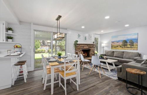 KING BED/Fresh Home/Seperate Big Screen Rooms/Park - Photo 20