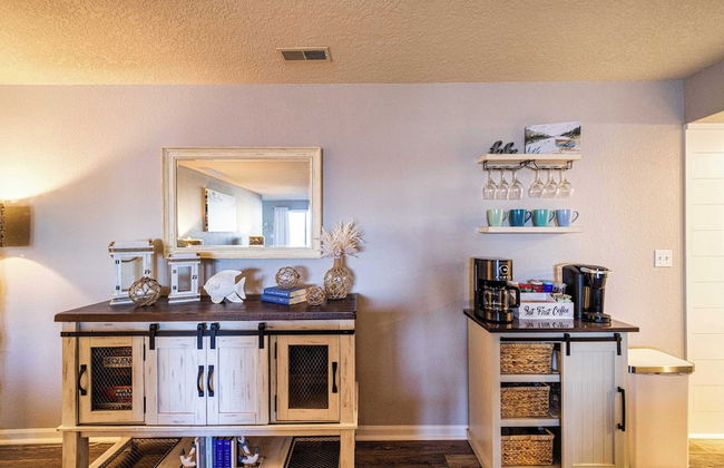 Lazy L at the Lake Chic 3 BDR Condo w/ Boat Slip - Photo 31