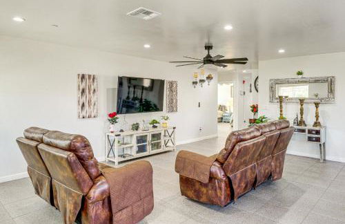 1 Mi to Rabobank Arena Home with Gazebo! - Photo 1