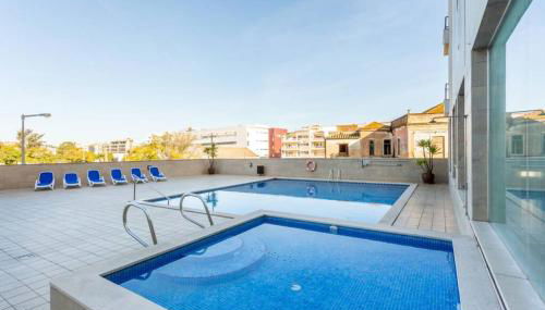 James's Quinta das Palmeiras, spacious 2 bedroom apartment in luxury complex, walking distance to town and beach - Foto 2