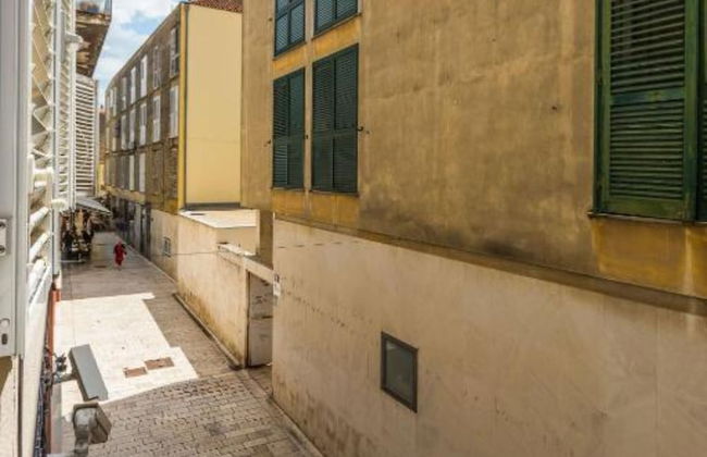 Cultural Haven Central Two Bedroom Apartment in Zadar With City Views - Foto 25