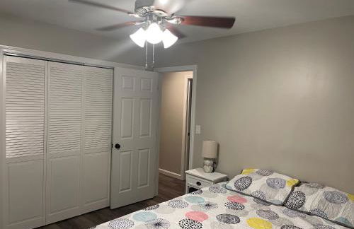 Spacious Home near Airport - Foto 12