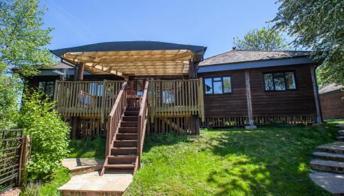 Tree Tops Holiday Let & Sauna South Downs West Sussex Sleeps 10 - Foto 2