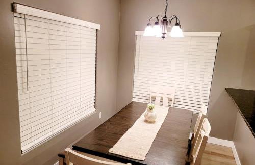 Cedar Getaway - Hot Tub, Private Sauna, Pool-Pong! - Foto 23