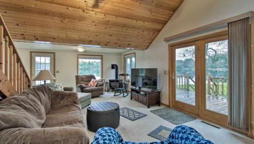 Lakefront Home with Seasonal Dock - 2 Mi to Skiing! - Foto 3