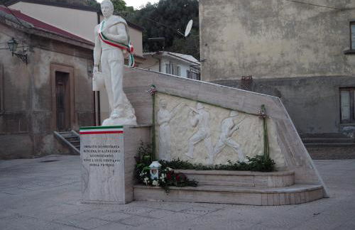 6 Kilometri dal Mare e dall'Aspromonte Motta San Giovanni Visita Canyon e Castello - Foto 25