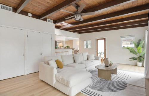 Stunning Retro Beach Oasis, Dual Living, Pool - Foto 63