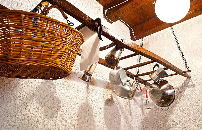 Cottage in Italy With Alpine Fireplace - Foto 24