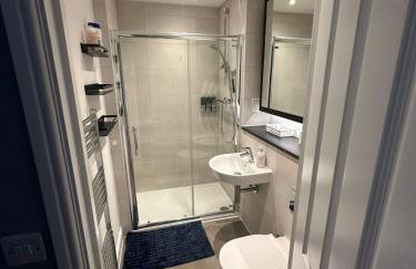 Lovely 2 bedroom 2 bathroom Apartment - Photo 8