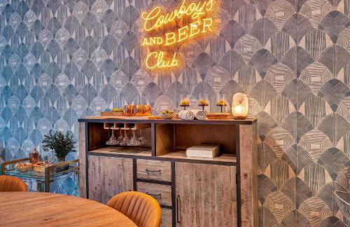 Rooftop Deck & Shuffleboard BBQ Near Downtown - Foto 9