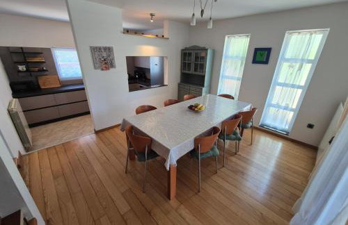 Sunny Garden Villa with Pool - Foto 20