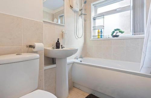 1 Bedroom Apartment Sleeps 4, Free Parking, Tv - Foto 8