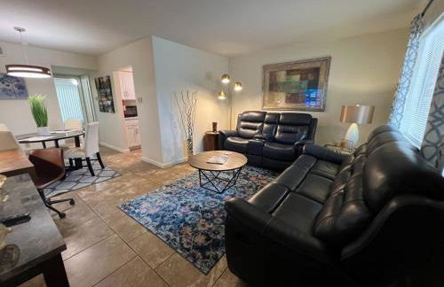 King bed first floor Mid City with Parking - Foto 5