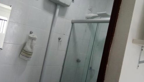 Apto 10: sala/cozinha,1quarto(ar e 2 camas)c/garag - Foto 2