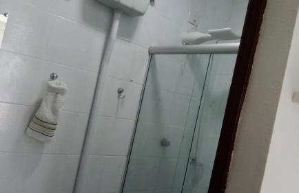 Apto 10: sala/cozinha,1quarto(ar e 2 camas)c/garag - Foto 2