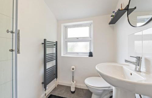 CityBuzz 4 Bedroom House in Nottingham Sleep 7 - Foto 38