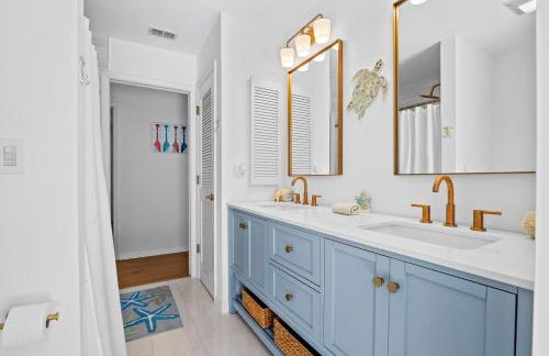 Pelican Paradise! Waterfront, BBQ, Heated Pool, King Bed, Luxury, Family Fun & More - Foto 17