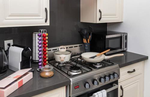 Luxury Oasis in Culver City! Free parking and Jacuzzi - Foto 63