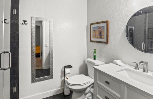 Mile to Beach! Private, Family & Pet Friendly Oasis! Pool Table & Hot tub! - Photo 19