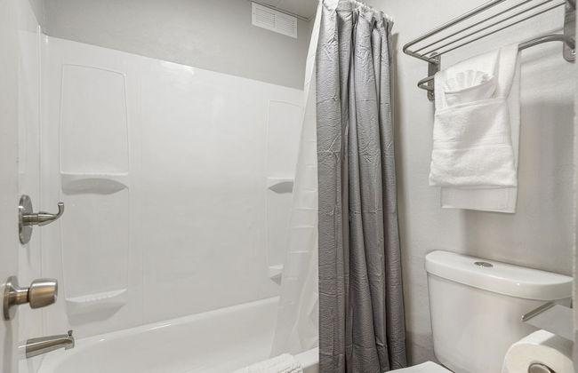 LTA Suites Brookside - Photo 23