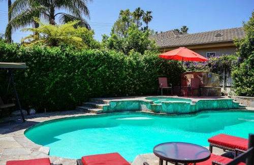 Gorgeous Villa with Private Heated Pool - Foto 40